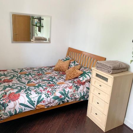 Room In Stratford With Private Bathroom And Parking Londen Buitenkant foto