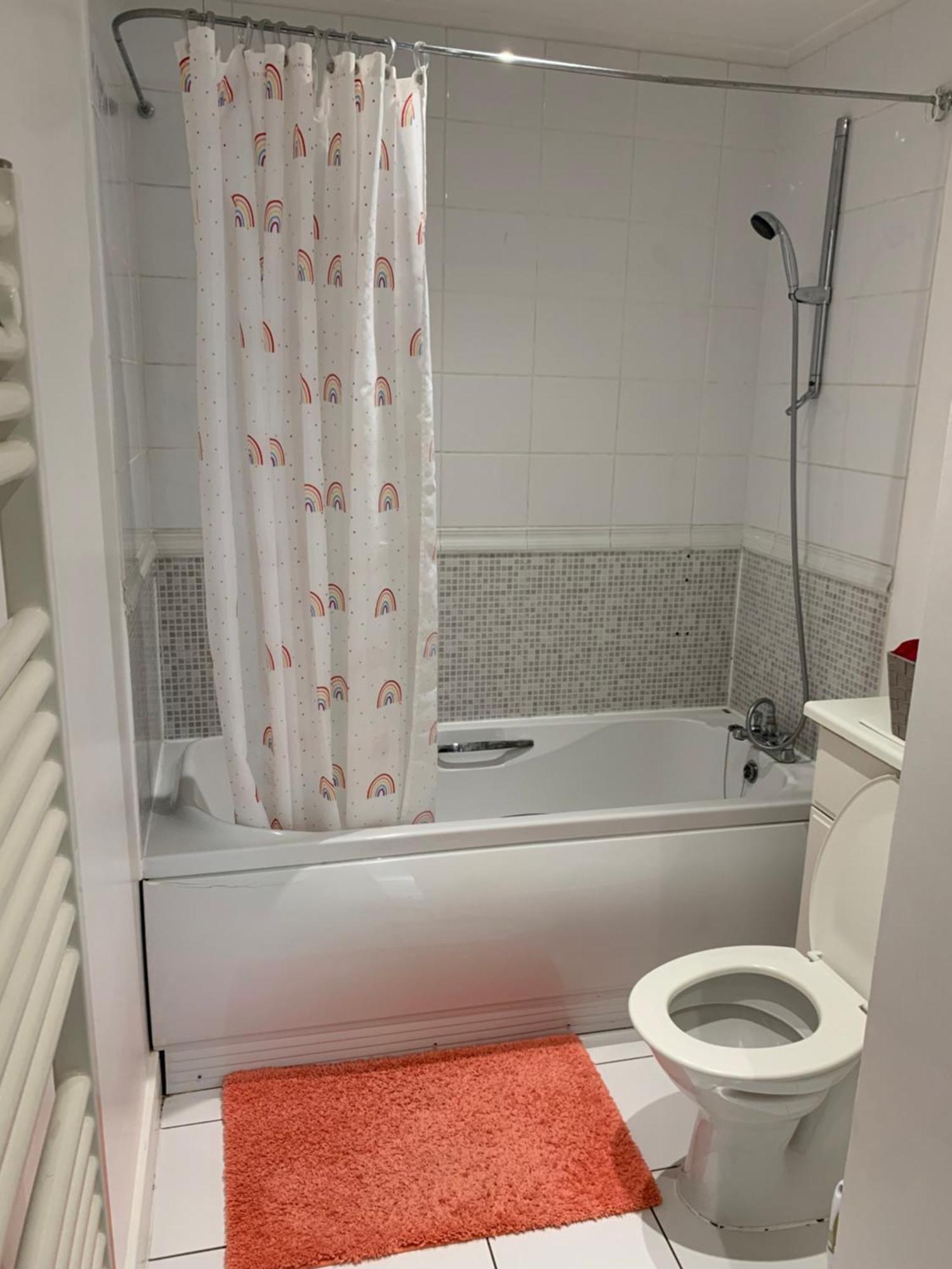 Room In Stratford With Private Bathroom And Parking Londen Buitenkant foto