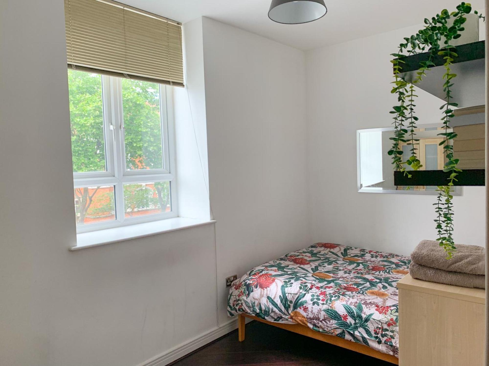 Room In Stratford With Private Bathroom And Parking Londen Buitenkant foto